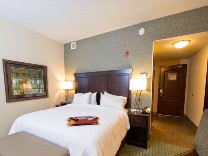 Hampton Inn & Suites Bismarck Northwest Екстериор снимка