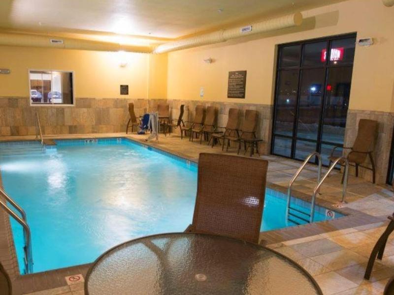 Hampton Inn & Suites Bismarck Northwest Екстериор снимка