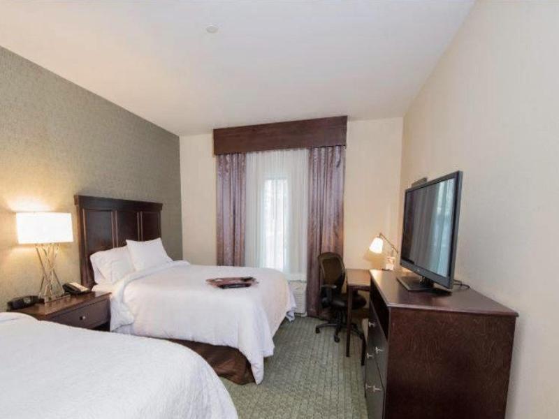 Hampton Inn & Suites Bismarck Northwest Екстериор снимка