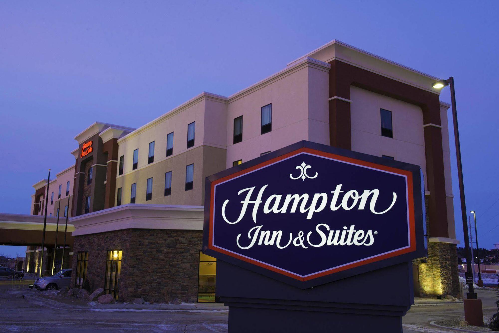 Hampton Inn & Suites Bismarck Northwest Екстериор снимка